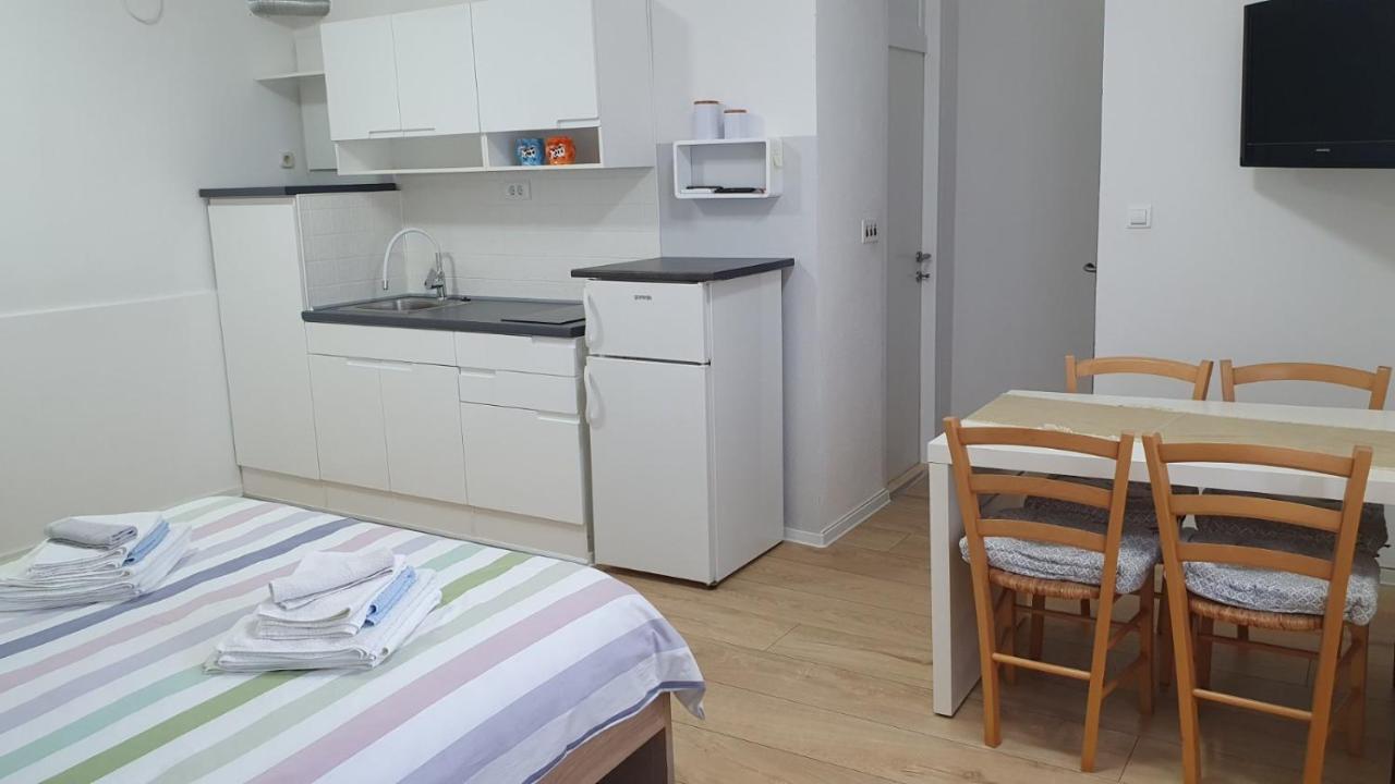Apartments Vera Барбарига Екстериор снимка